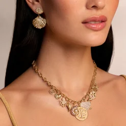 Gold & Diamond Scallop Shell Earring