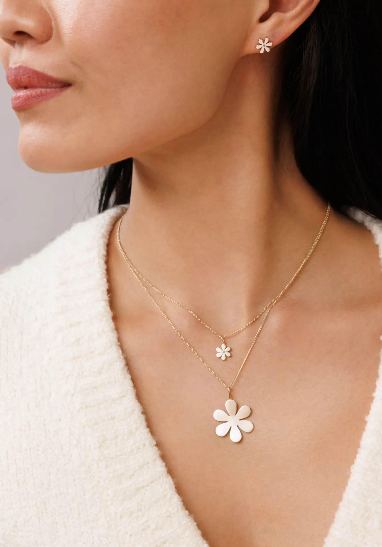Pure Gold Large Daisy Flower Charm