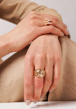 Pure Gold Wallpaper Puffy Ring